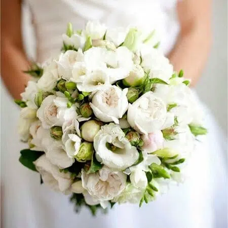 The Latest Bridal Trends in 2019 4 semi loose bridal bouquet with david austin roses