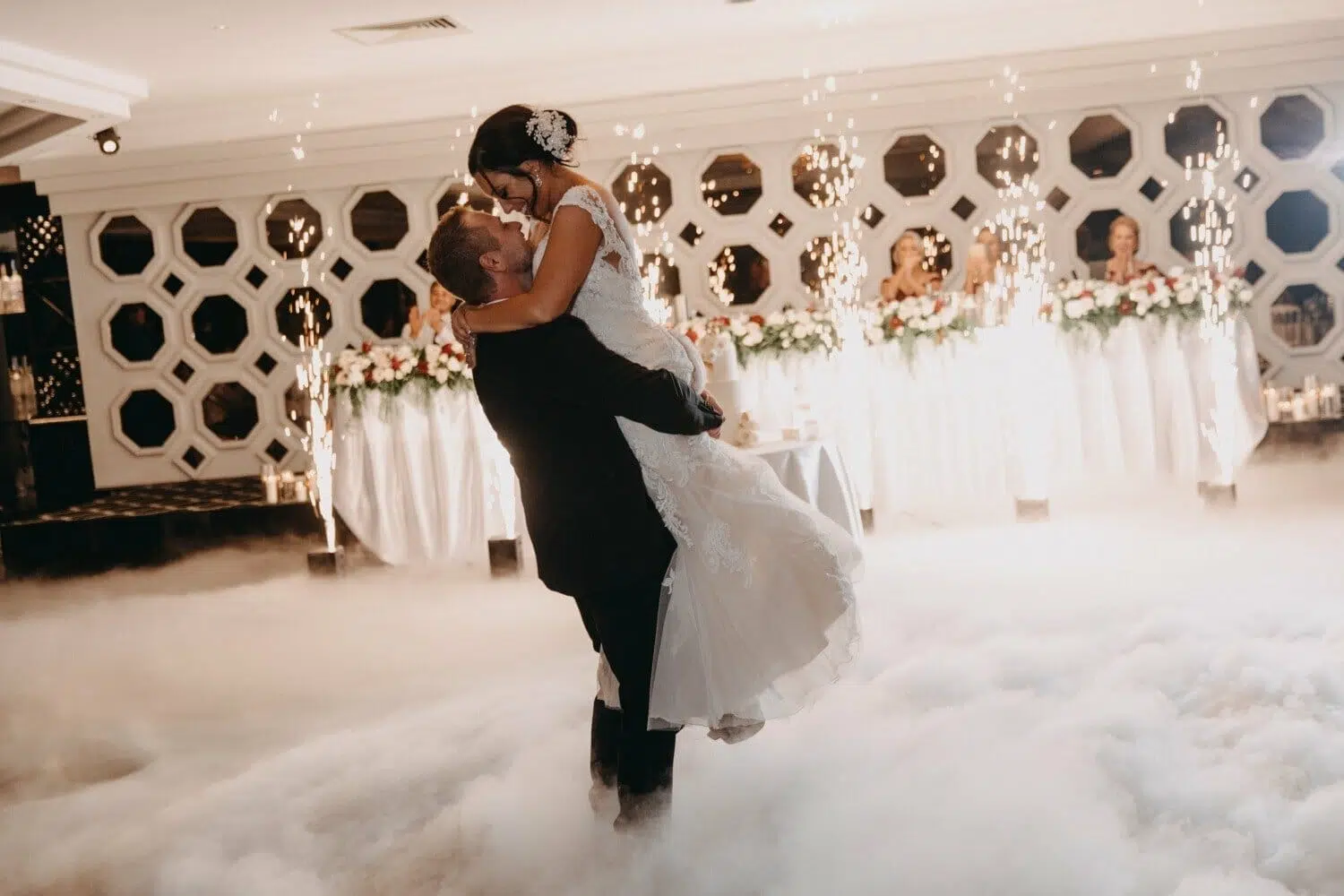 10 Perfect Photography Poses For Your Wedding Album 10 photo 970 min