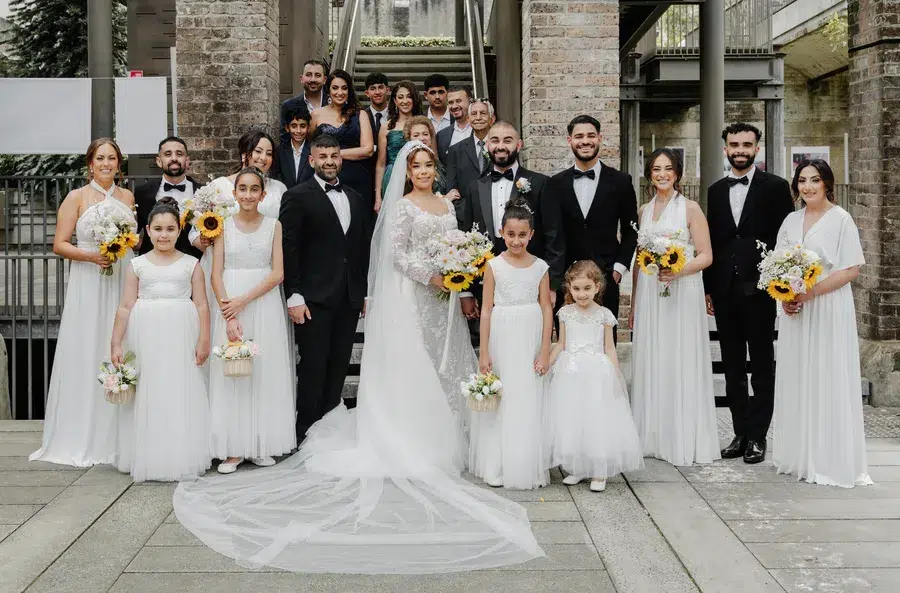 Bride-and-groom-with-wedding-party