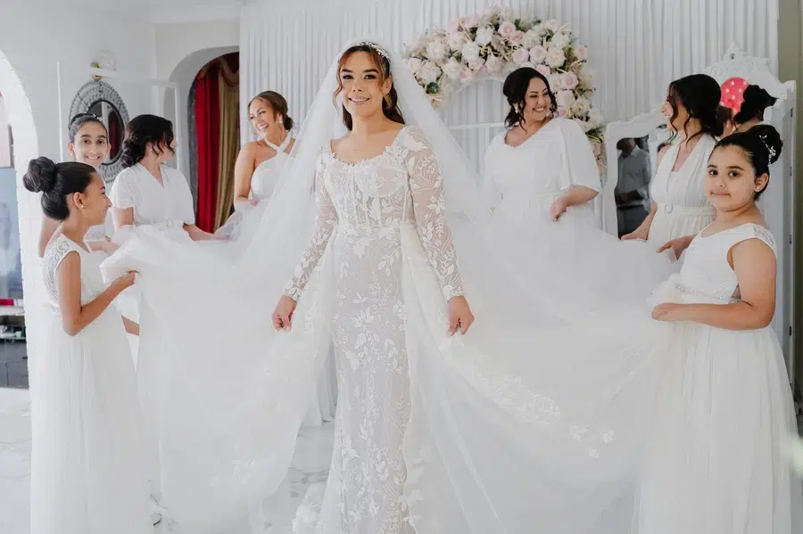 Bride-with-bridesmaids-and-flower-girls