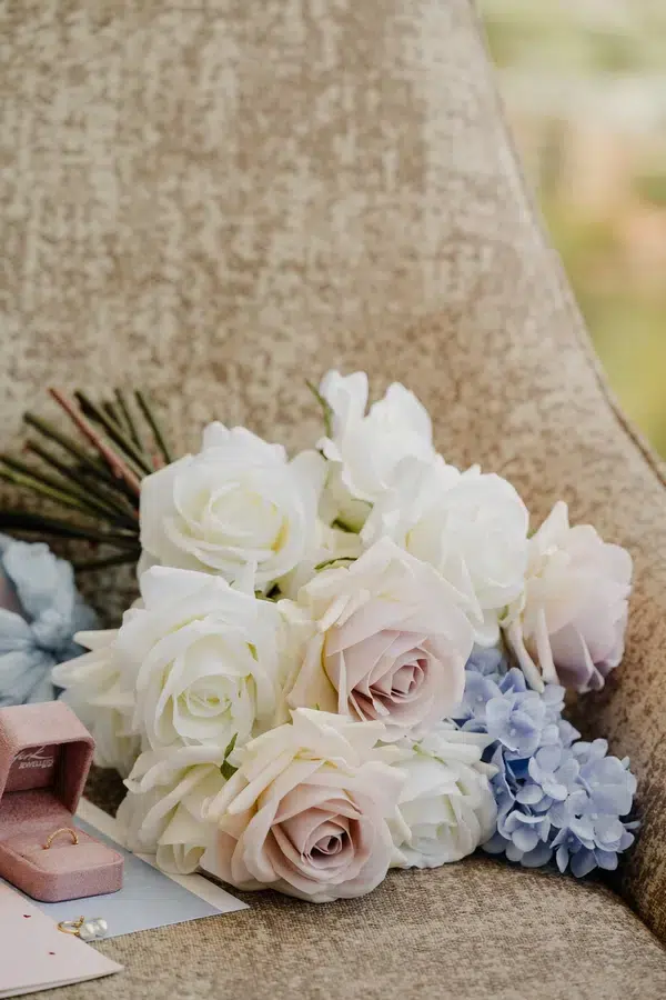 Wedding-bouquet-and-rings